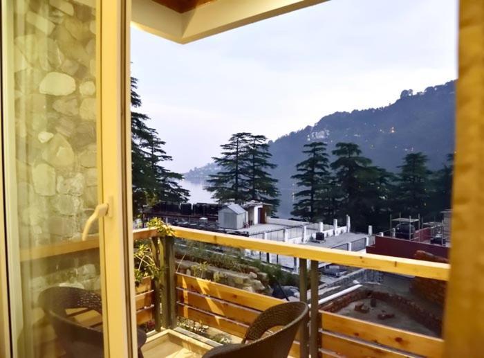 Season Hotel Nainital Eksteriør billede